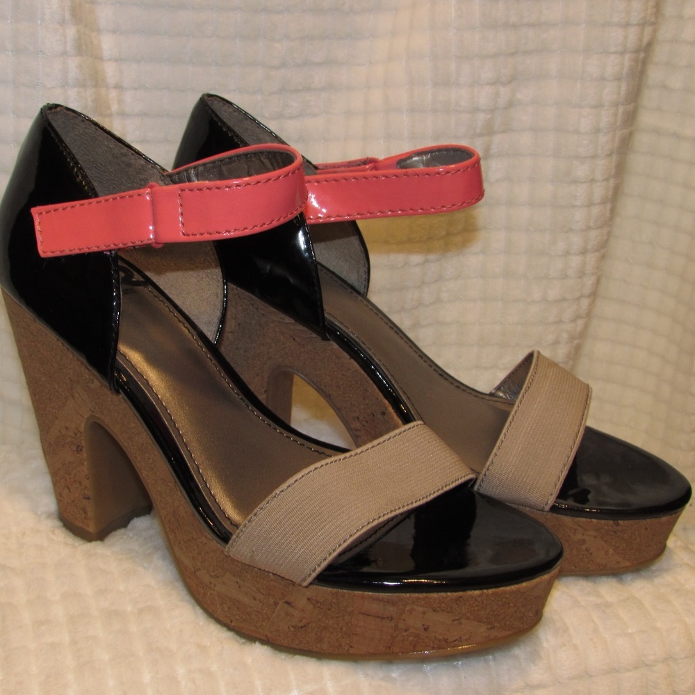 NWOT Fergalicious Platform Heel Pattie